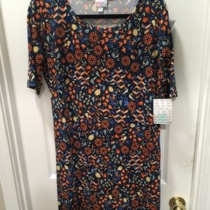 Lularoe Julia 2XL Navy bkgrnd pattern